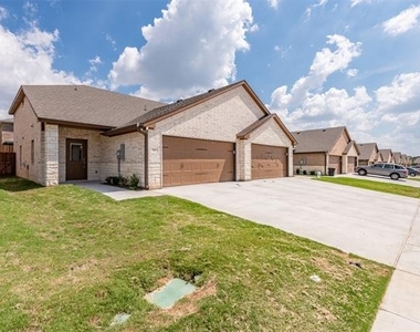 722 Rolling Terrace Circle - Photo Thumbnail 23