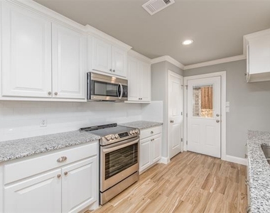 722 Rolling Terrace Circle - Photo Thumbnail 9