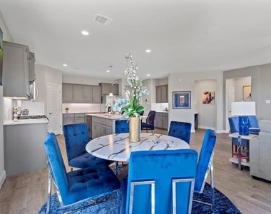 14540 Caelum Drive - Photo Thumbnail 10