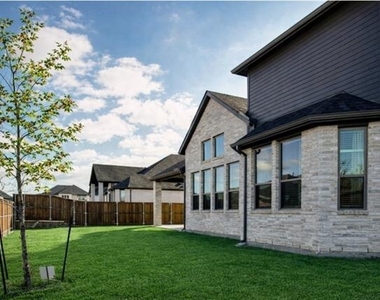 9728 Hickory Hill Road - Photo Thumbnail 9