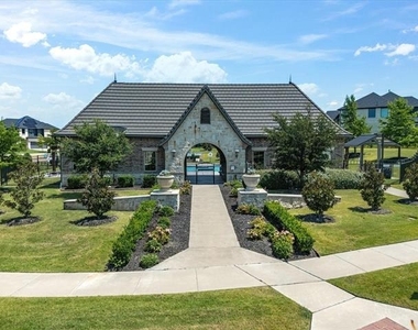 9728 Hickory Hill Road - Photo Thumbnail 10