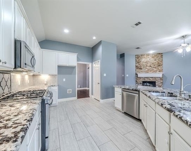 1717 Lake Eden Drive - Photo Thumbnail 5