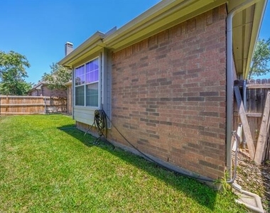 1717 Lake Eden Drive - Photo Thumbnail 23