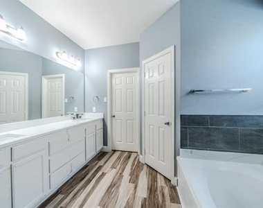 1717 Lake Eden Drive - Photo Thumbnail 19