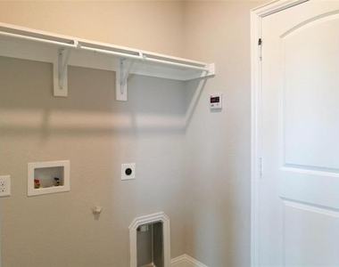 2816 Winchester Avenue - Photo Thumbnail 18