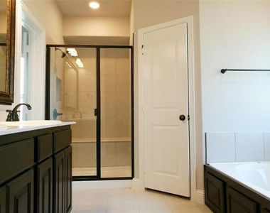 2816 Winchester Avenue - Photo Thumbnail 12