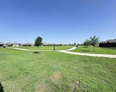 2816 Winchester Avenue - Photo Thumbnail 20