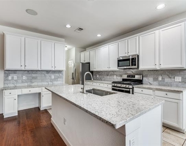 13371 Lime Ridge Drive - Photo Thumbnail 8