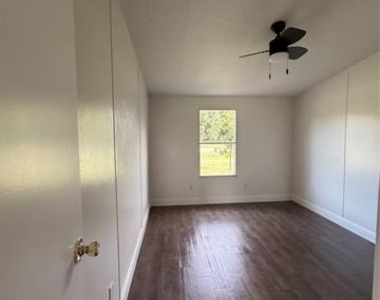 2517 Willow Oak Lane - Photo Thumbnail 6