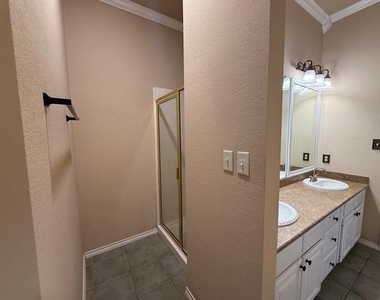 1107 Lyra Lane - Photo Thumbnail 13