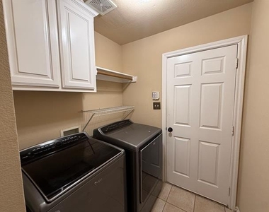 1107 Lyra Lane - Photo Thumbnail 18