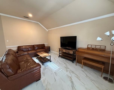 1107 Lyra Lane - Photo Thumbnail 3