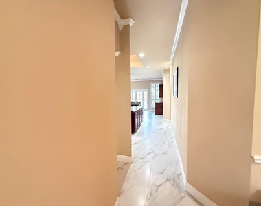 1107 Lyra Lane - Photo Thumbnail 4