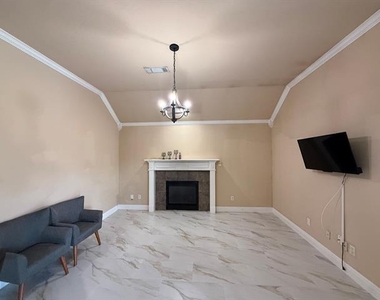 1107 Lyra Lane - Photo Thumbnail 9
