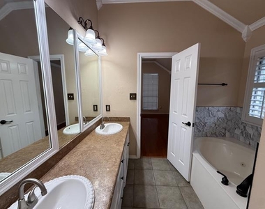 1107 Lyra Lane - Photo Thumbnail 12