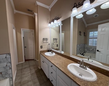 1107 Lyra Lane - Photo Thumbnail 11
