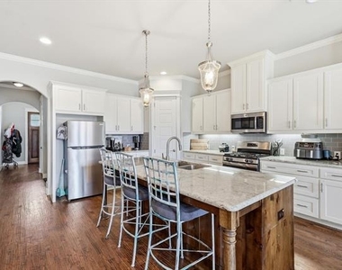 525 Hearth Terrace - Photo Thumbnail 6