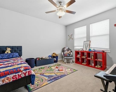 525 Hearth Terrace - Photo Thumbnail 28