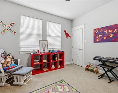 525 Hearth Terrace - Photo Thumbnail 29