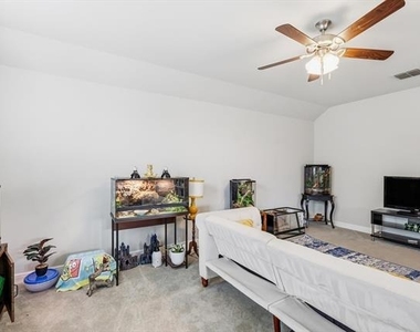 525 Hearth Terrace - Photo Thumbnail 31