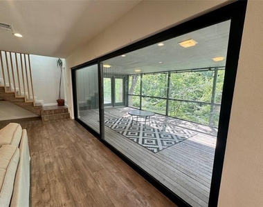 211 Mill Creek Drive - Photo Thumbnail 5