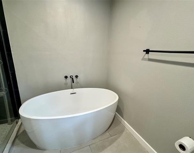 211 Mill Creek Drive - Photo Thumbnail 22