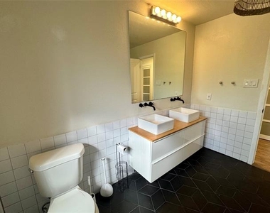 211 Mill Creek Drive - Photo Thumbnail 14