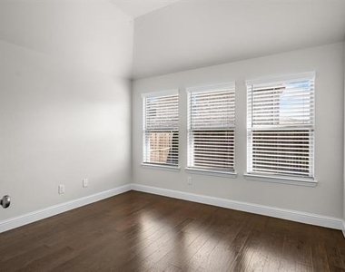 529 Overton Avenue - Photo Thumbnail 15