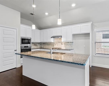 529 Overton Avenue - Photo Thumbnail 8