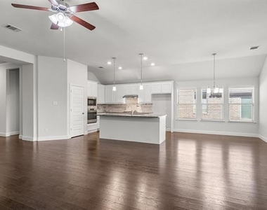 529 Overton Avenue - Photo Thumbnail 2