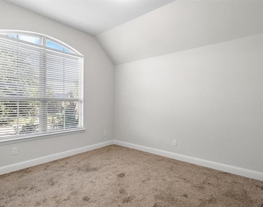 529 Overton Avenue - Photo Thumbnail 19