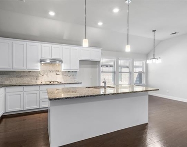 529 Overton Avenue - Photo Thumbnail 6