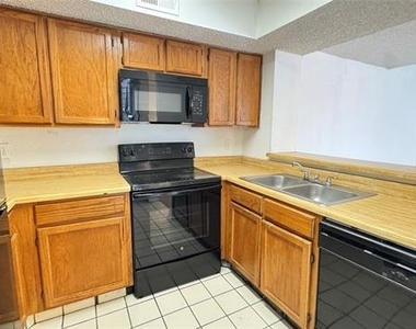 9811 Walnut Street - Photo Thumbnail 6