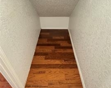 9811 Walnut Street - Photo Thumbnail 13