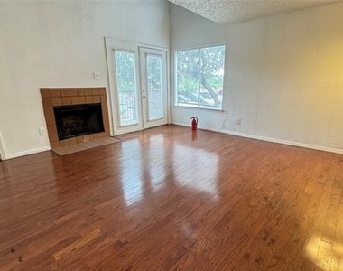 9811 Walnut Street - Photo Thumbnail 3