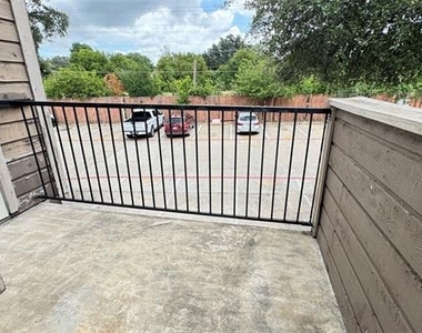 9811 Walnut Street - Photo Thumbnail 14