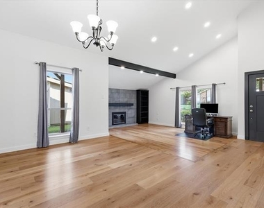 4549 Fremont Lane - Photo Thumbnail 11