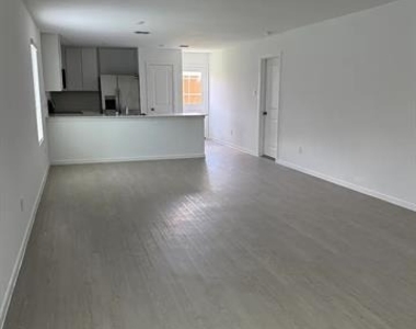 6410 Glade Street - Photo Thumbnail 2