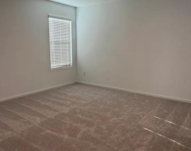 6410 Glade Street - Photo Thumbnail 3