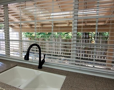 2619 Creekview Drive - Photo Thumbnail 12
