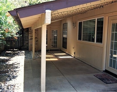2619 Creekview Drive - Photo Thumbnail 14