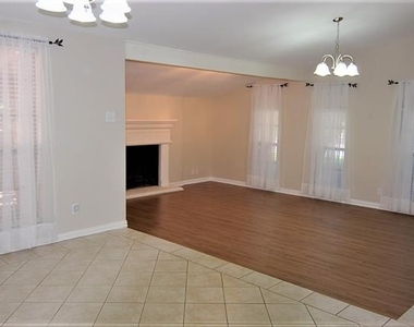 2619 Creekview Drive - Photo Thumbnail 6