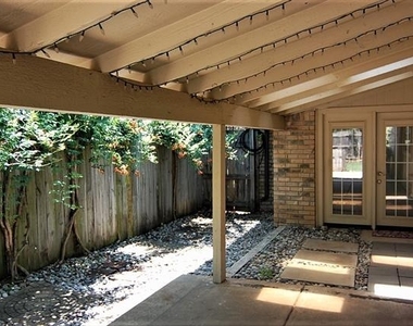 2619 Creekview Drive - Photo Thumbnail 13