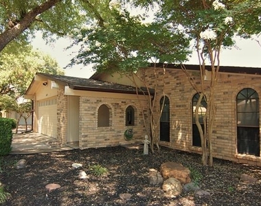 2619 Creekview Drive - Photo Thumbnail 2
