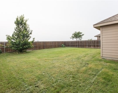 905 Silverbell Street - Photo Thumbnail 20