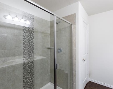905 Silverbell Street - Photo Thumbnail 10
