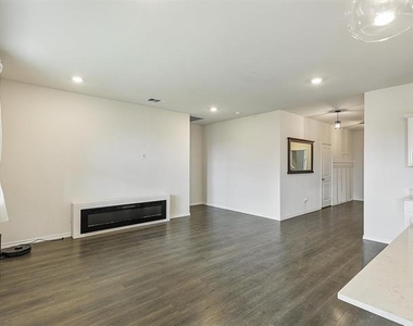 11340 Pecan Creek Drive - Photo Thumbnail 5