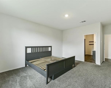 11340 Pecan Creek Drive - Photo Thumbnail 13