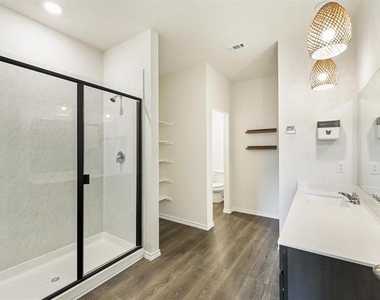 11340 Pecan Creek Drive - Photo Thumbnail 14