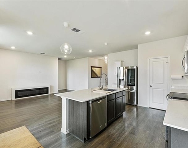 11340 Pecan Creek Drive - Photo Thumbnail 9